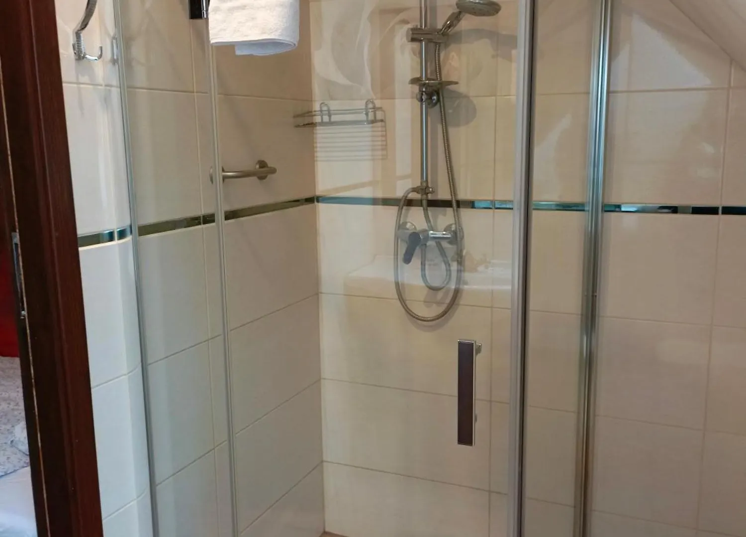 Dwor Pod Rozami Bed & Breakfast Smolec