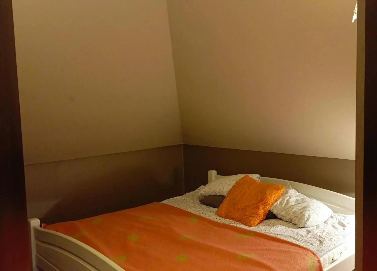 Dwor Pod Rozami Bed & Breakfast Smolec