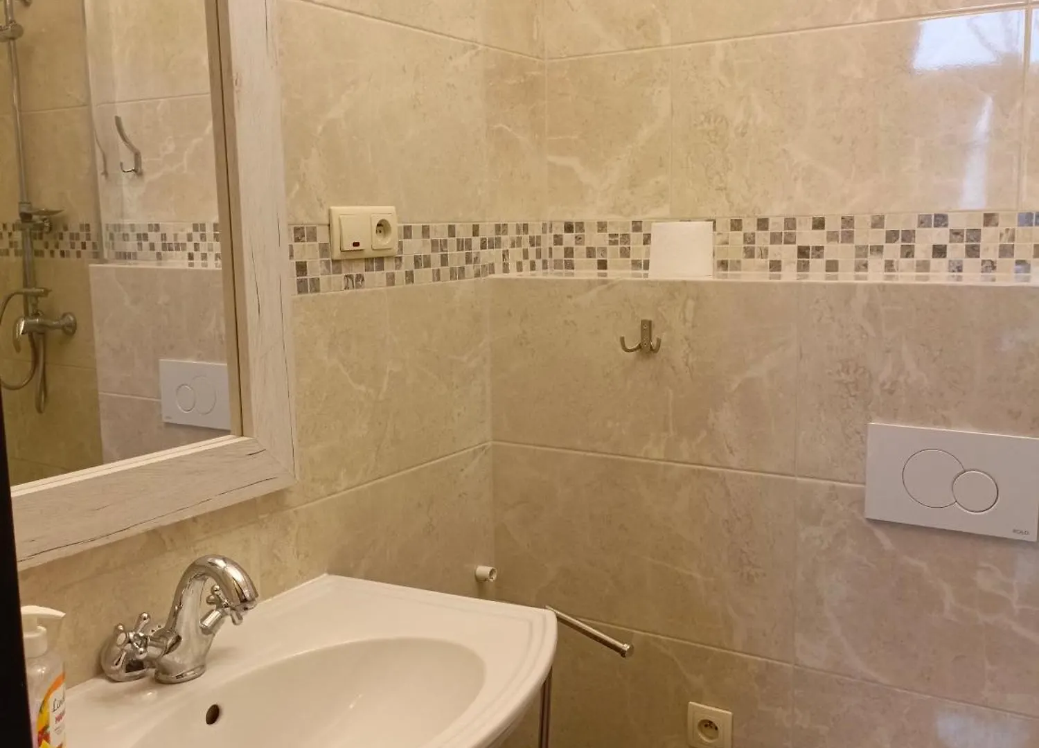 Dwor Pod Rozami Bed & Breakfast Smolec