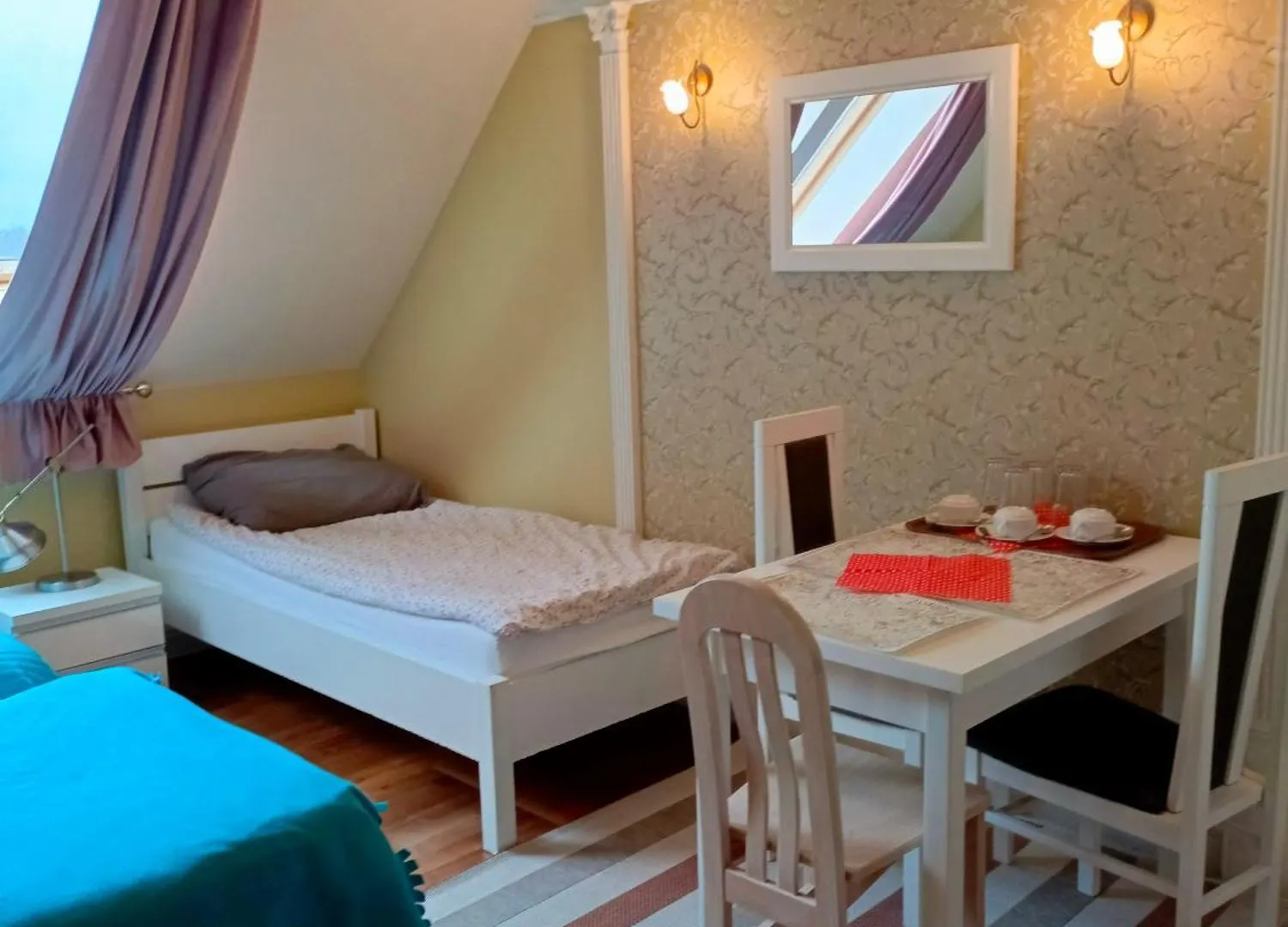Dwor Pod Rozami Bed & Breakfast Smolec 0*,