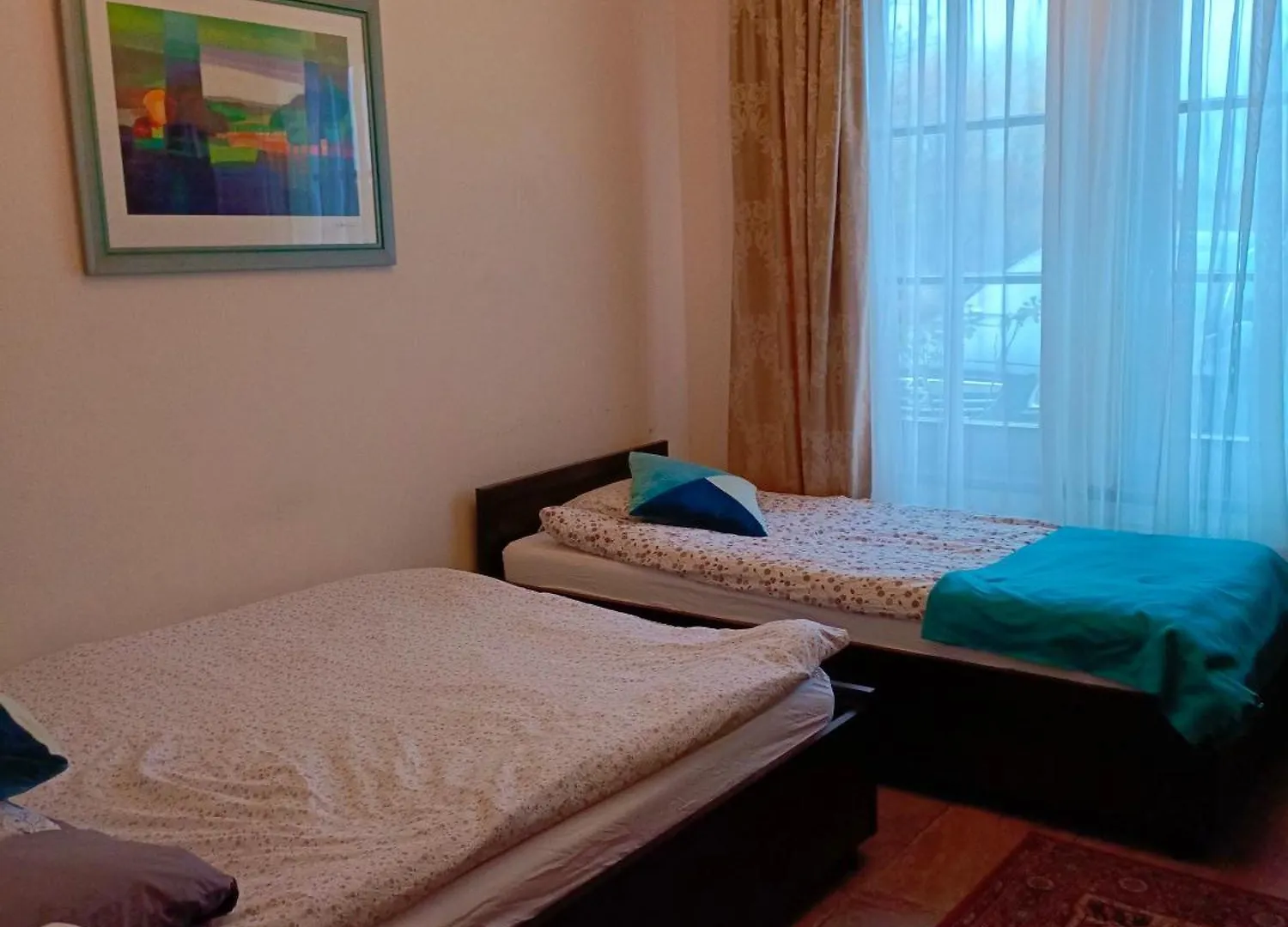 Dwor Pod Rozami Bed & Breakfast Smolec 0*,