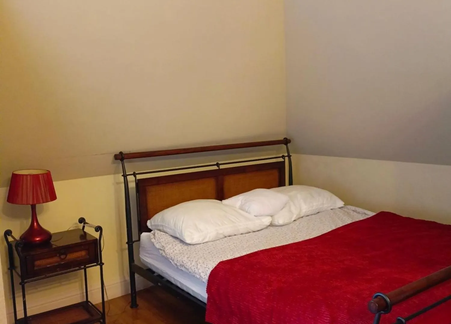 Dwor Pod Rozami Bed & Breakfast Smolec Poland