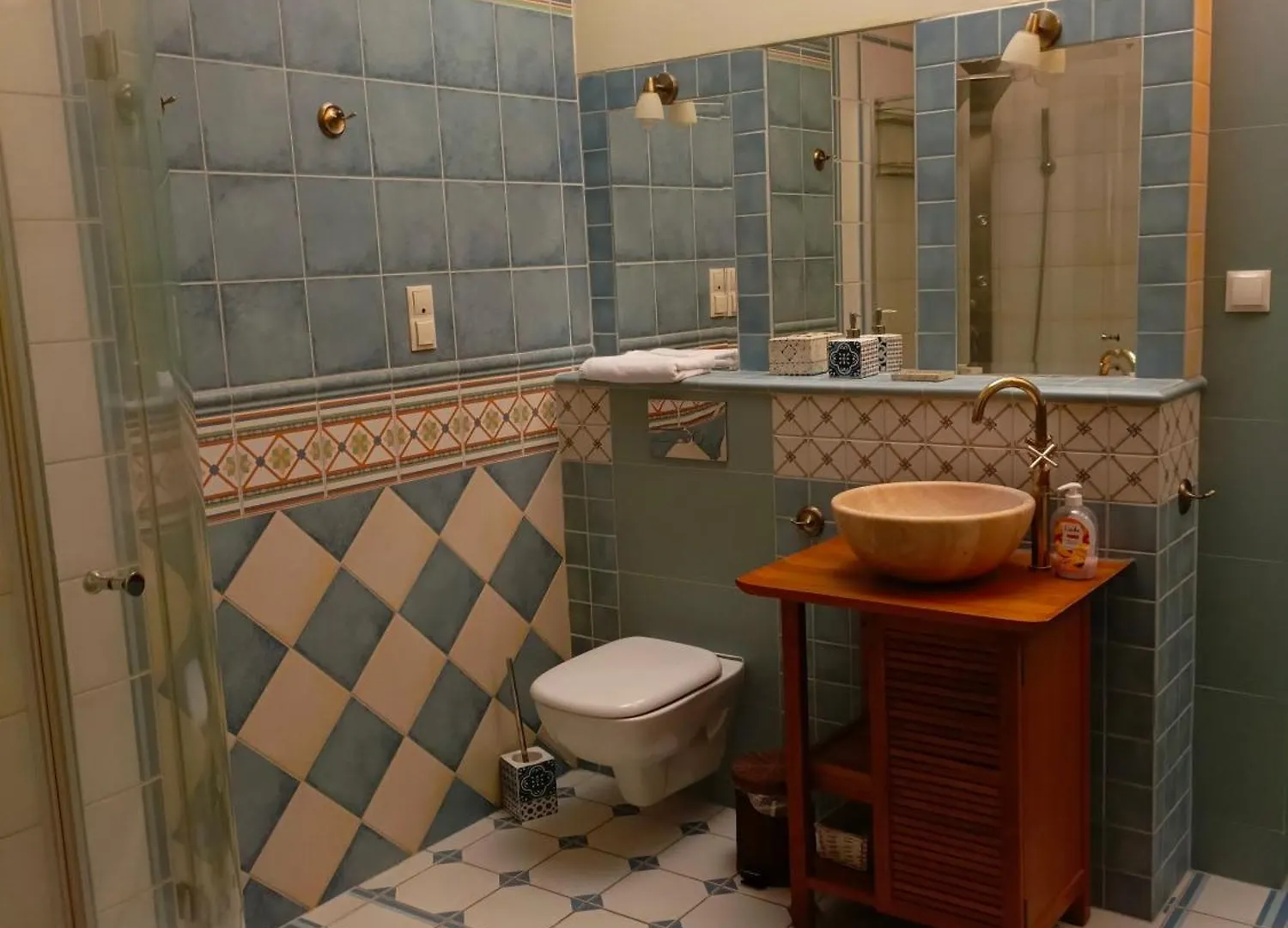Dwor Pod Rozami Bed & Breakfast Smolec