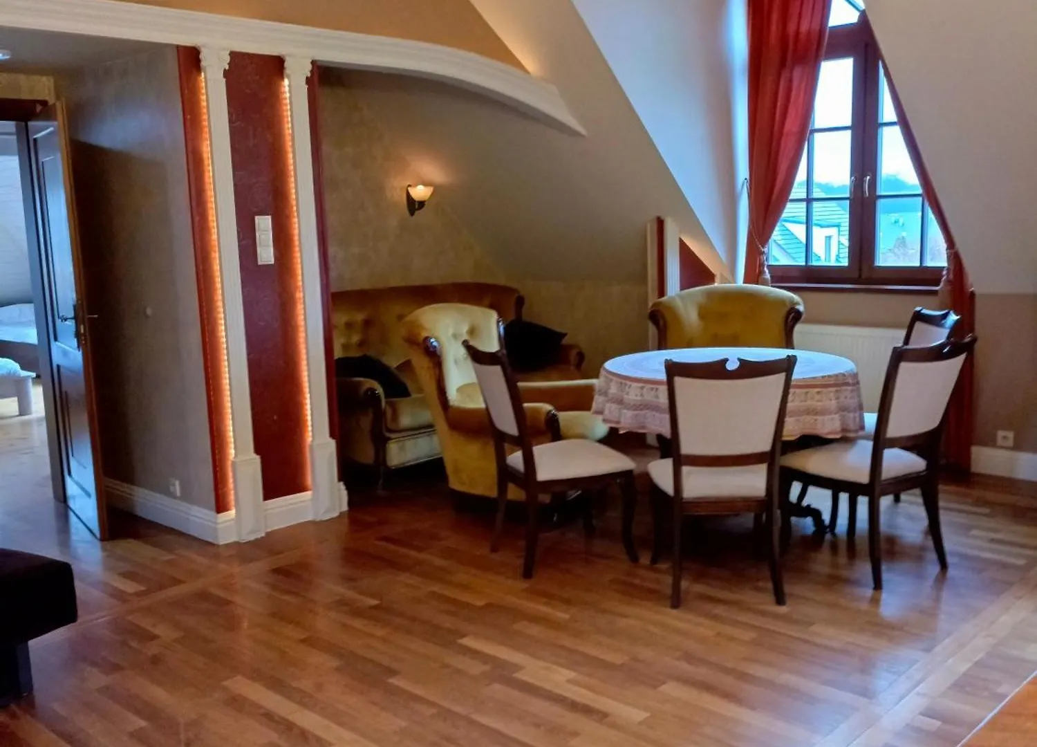Bed & Breakfast Dwor Pod Rozami Bed and Breakfast Smolec